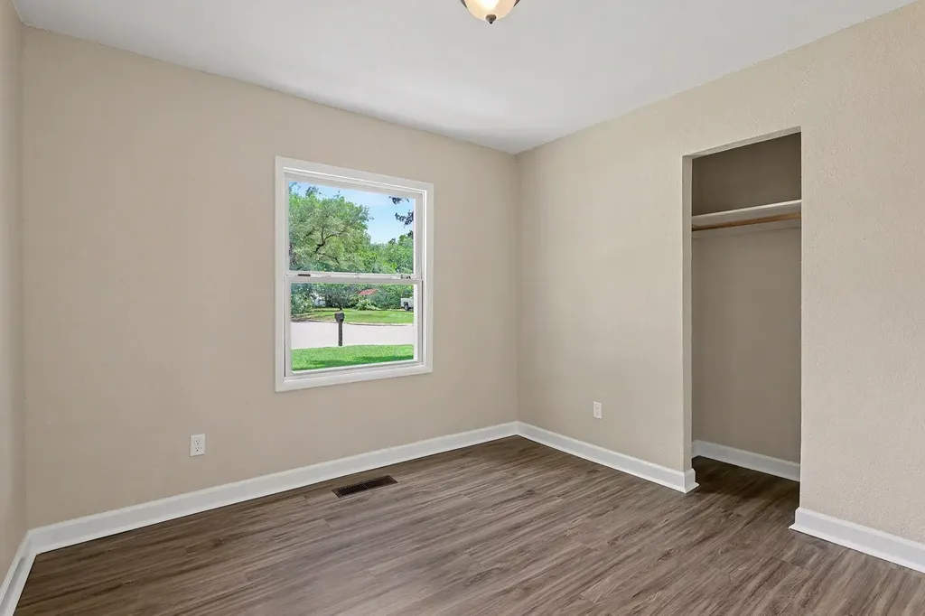 6515 N West Park View Street Park City KS 67219-1354