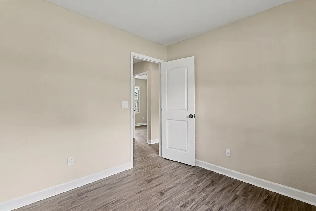 6515 N West Park View Street Park City KS 67219-1354