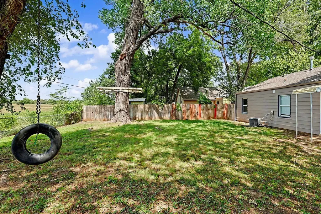 6515 N West Park View Street Park City KS 67219-1354