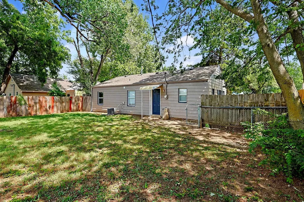 6515 N West Park View Street Park City KS 67219-1354