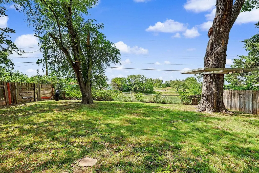 6515 N West Park View Street Park City KS 67219-1354