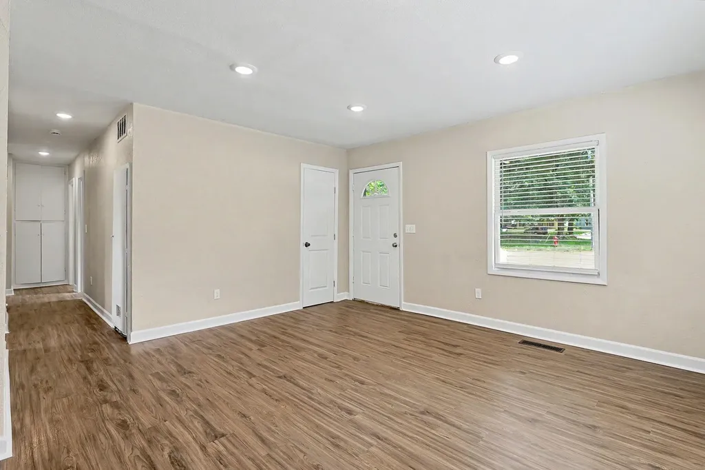 6515 N West Park View Street Park City KS 67219-1354