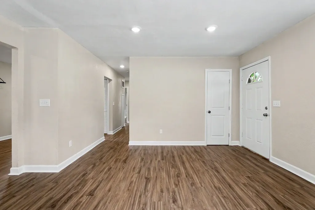 6515 N West Park View Street Park City KS 67219-1354