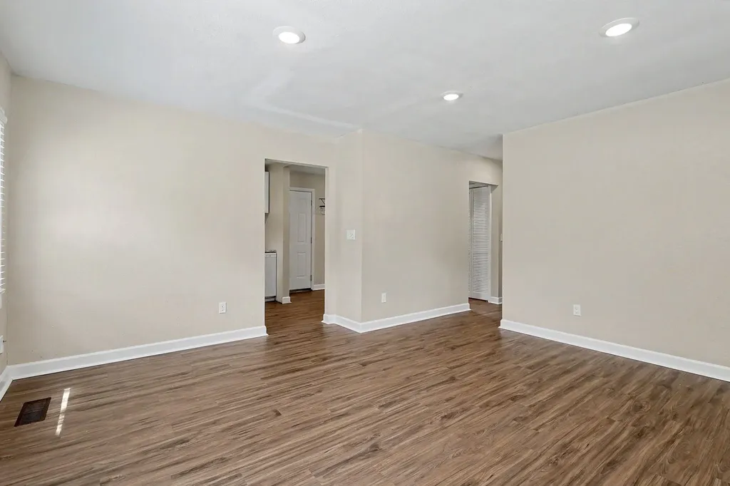 6515 N West Park View Street Park City KS 67219-1354