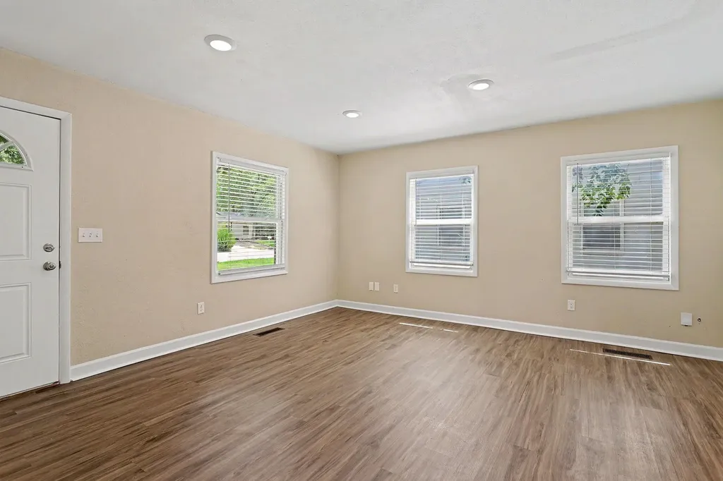 6515 N West Park View Street Park City KS 67219-1354
