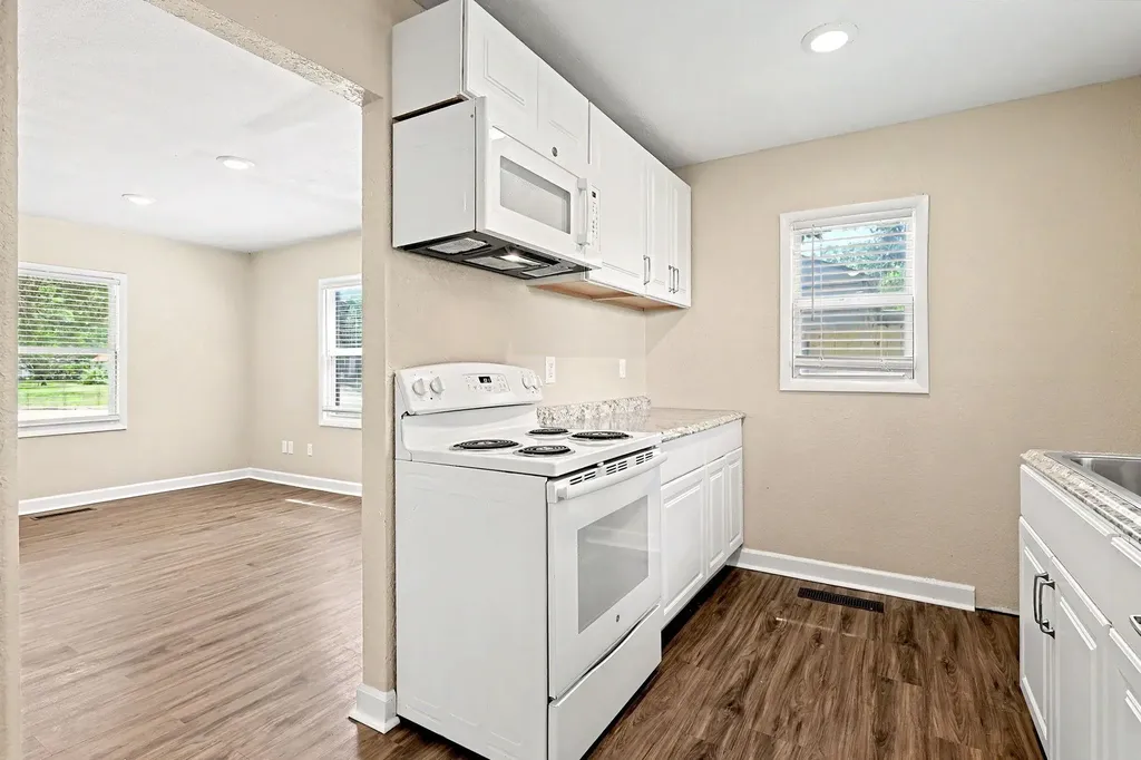 6515 N West Park View Street Park City KS 67219-1354
