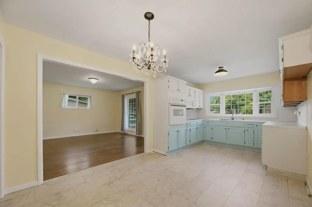 1442 N Prairie Lane Derby KS 67037