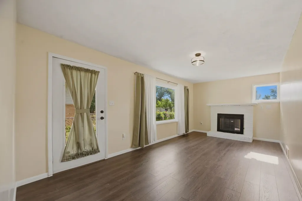 1442 N Prairie Lane Derby KS 67037