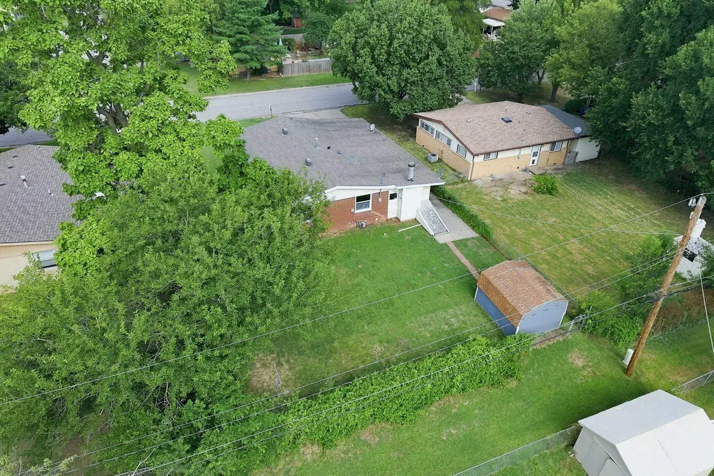1442 N Prairie Lane Derby KS 67037