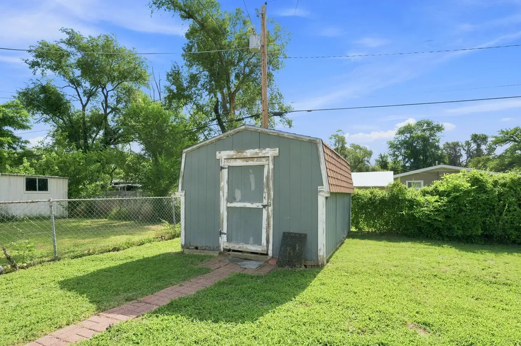 1442 N Prairie Lane Derby KS 67037