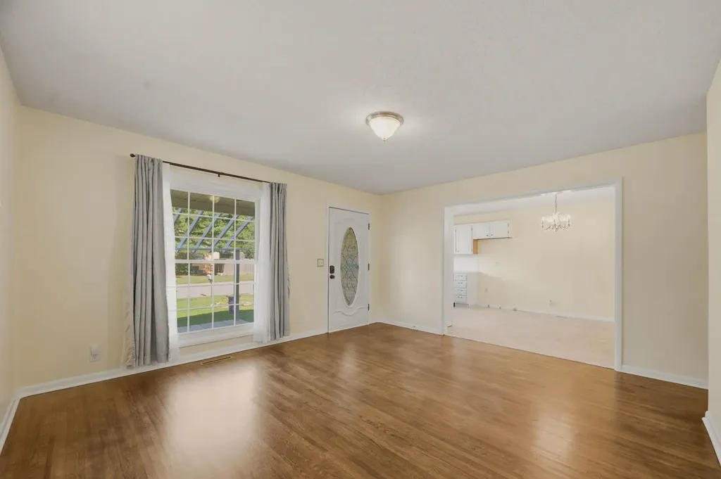 1442 N Prairie Lane Derby KS 67037