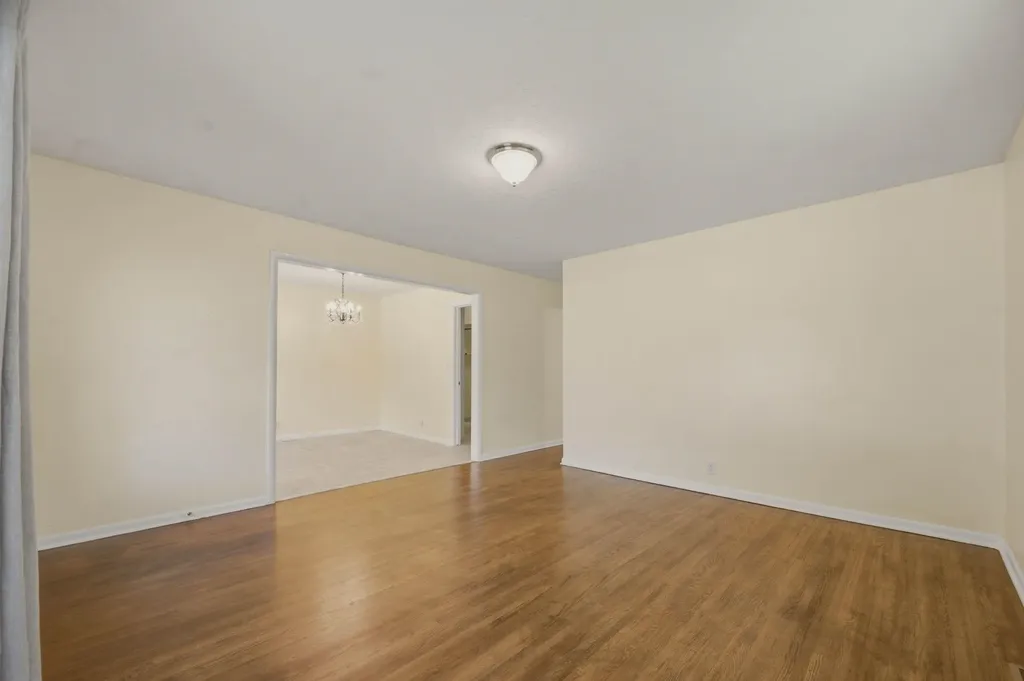 1442 N Prairie Lane Derby KS 67037