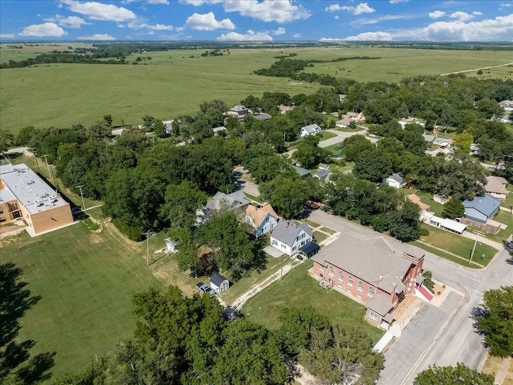 215 N Sturges Street Potwin KS 67123