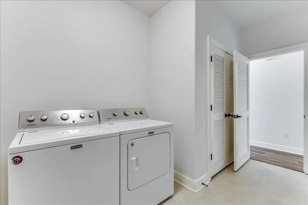 1004 E Cross Creek Place Derby KS 67037