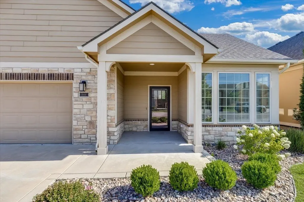 1004 E Cross Creek Place Derby KS 67037