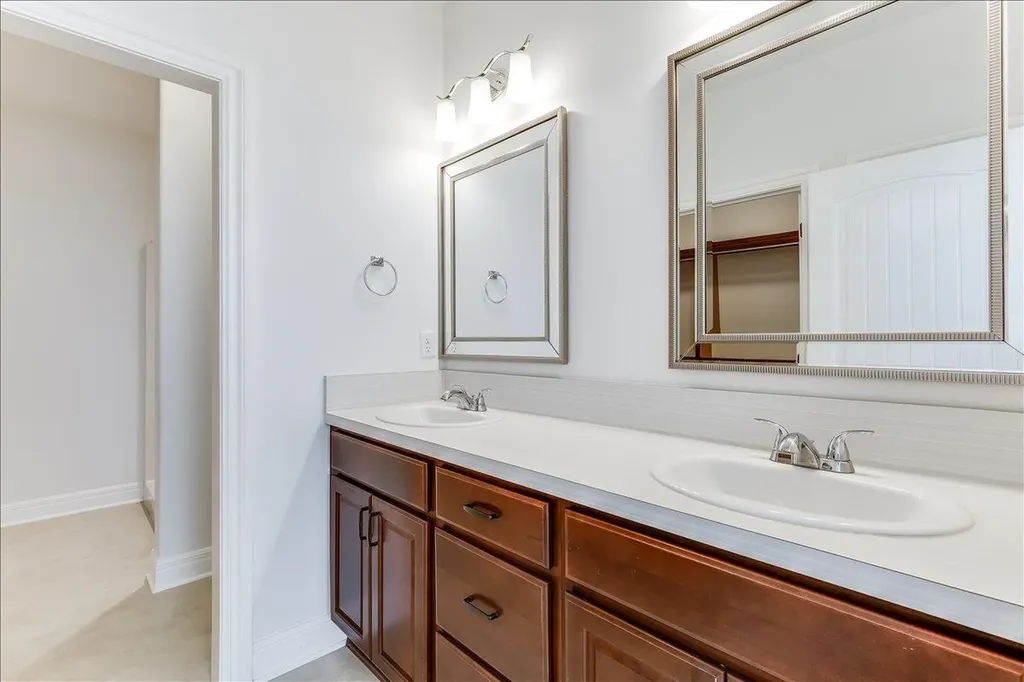 1004 E Cross Creek Place Derby KS 67037