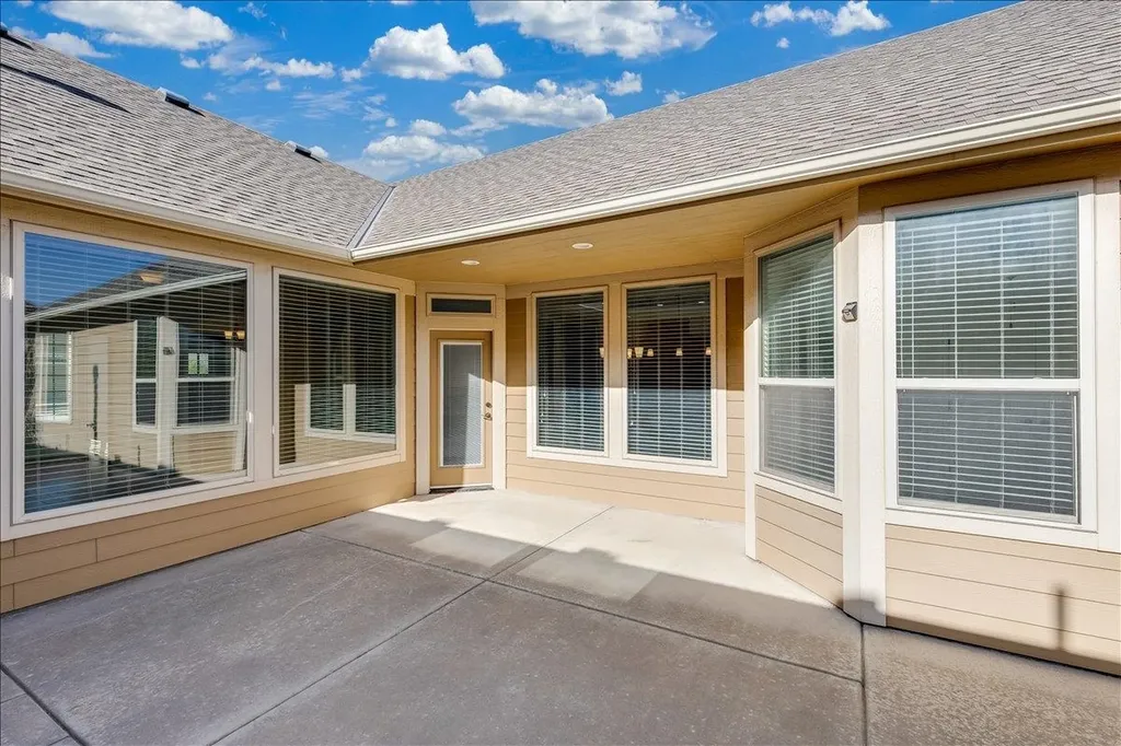 1004 E Cross Creek Place Derby KS 67037