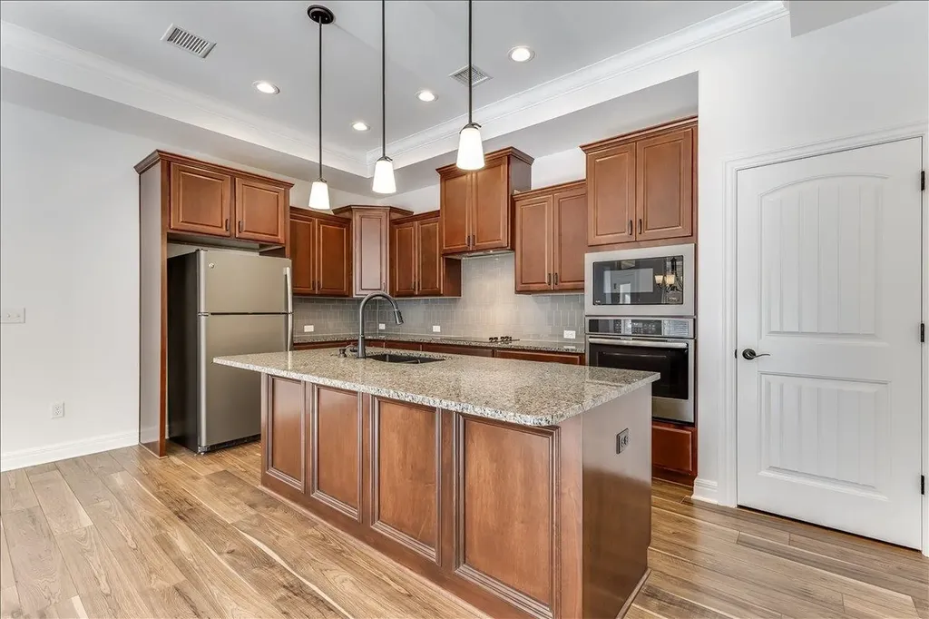 1004 E Cross Creek Place Derby KS 67037