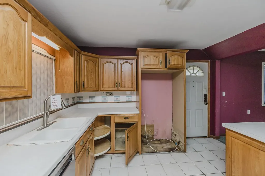 1753 E Marion Wichita KS 67216