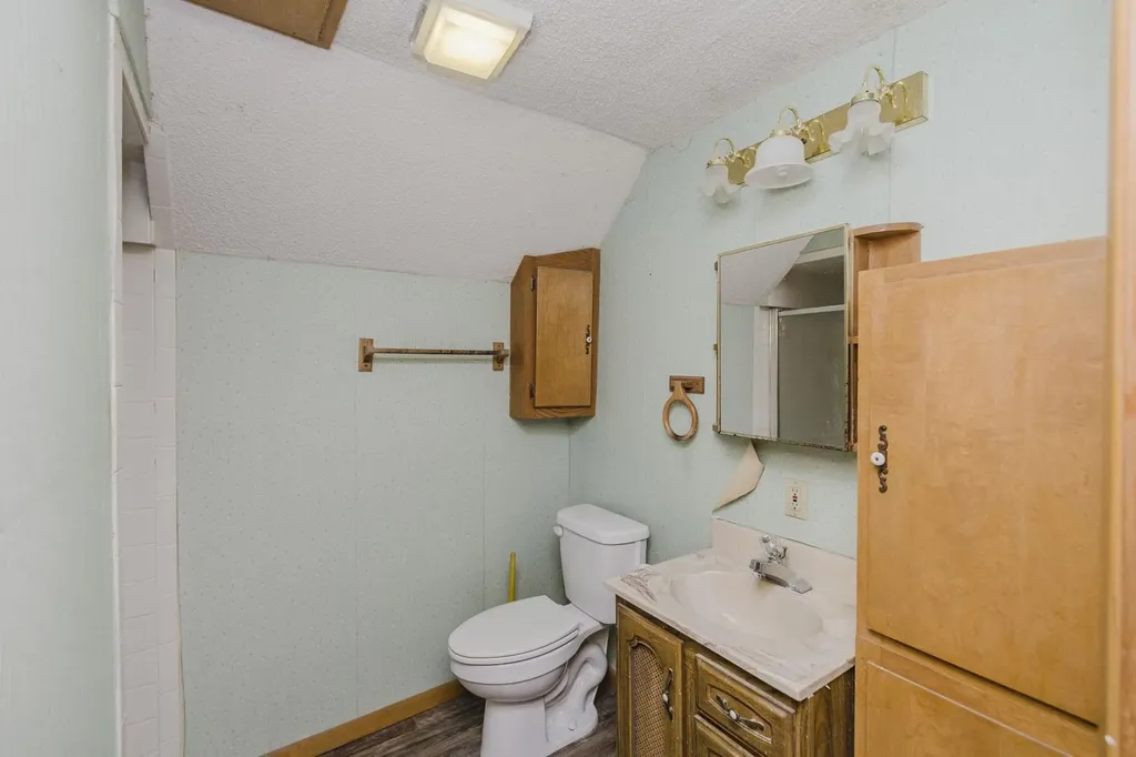 1753 E Marion Wichita KS 67216