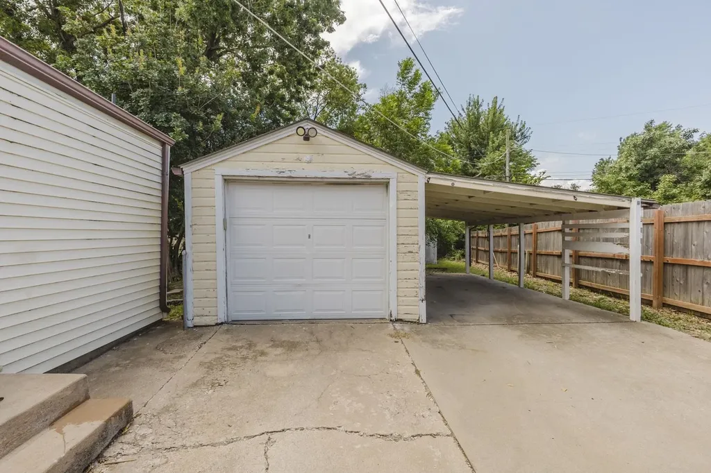 1753 E Marion Wichita KS 67216