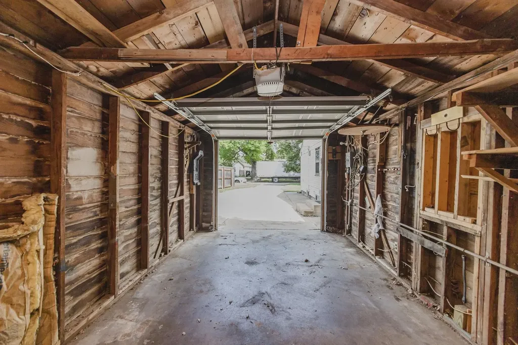 1753 E Marion Wichita KS 67216