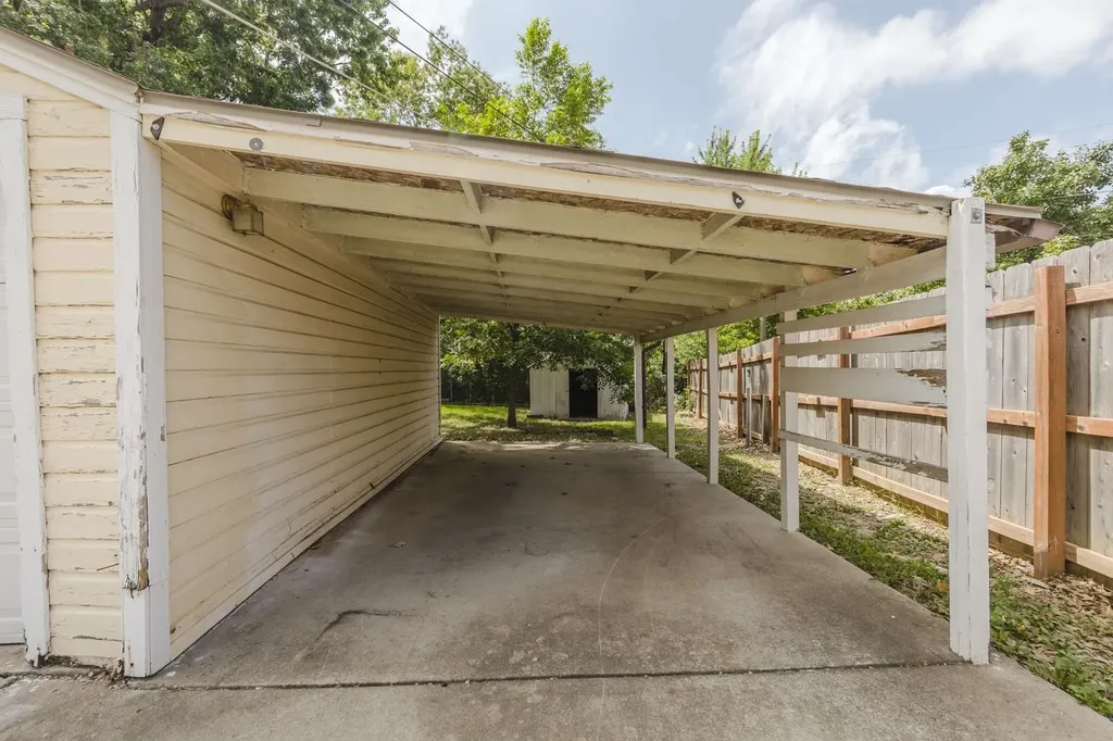1753 E Marion Wichita KS 67216