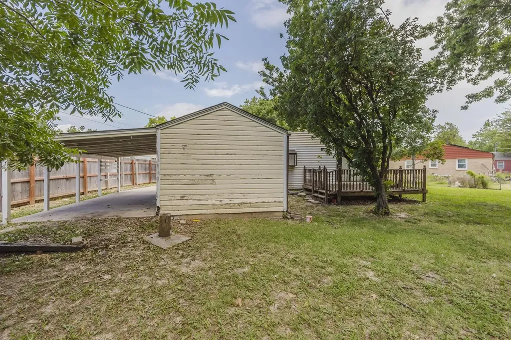 1753 E Marion Wichita KS 67216