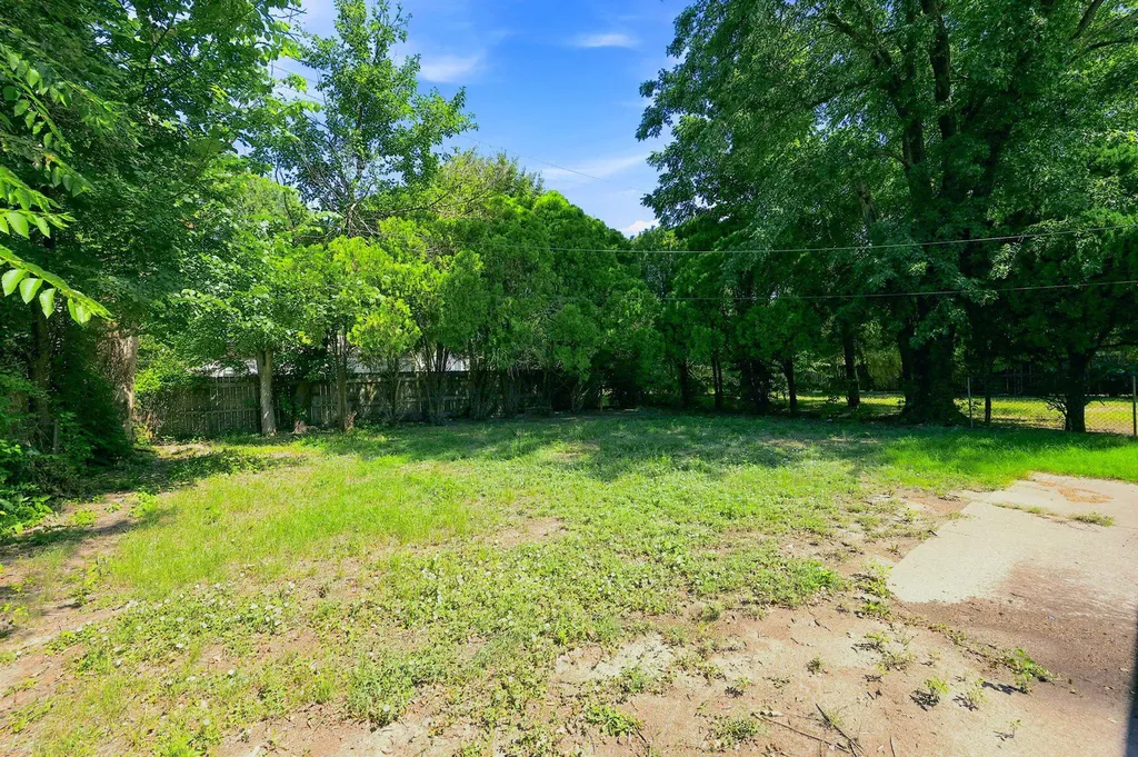641 S Apache Drive Wichita KS 67207