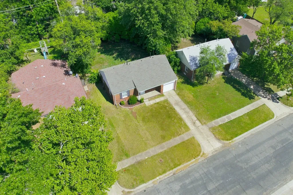 641 S Apache Drive Wichita KS 67207