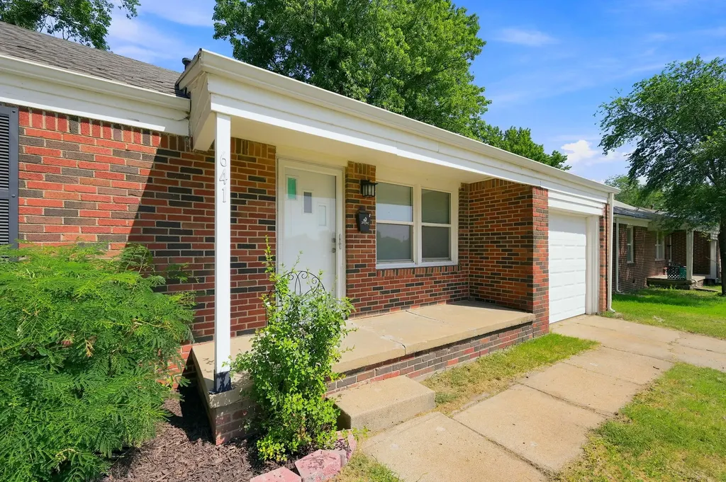 641 S Apache Drive Wichita KS 67207