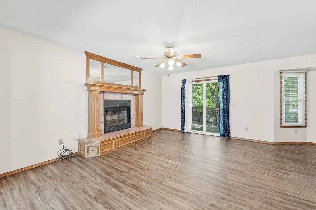 4479 N Edgemoor Court Bel Aire KS 67220