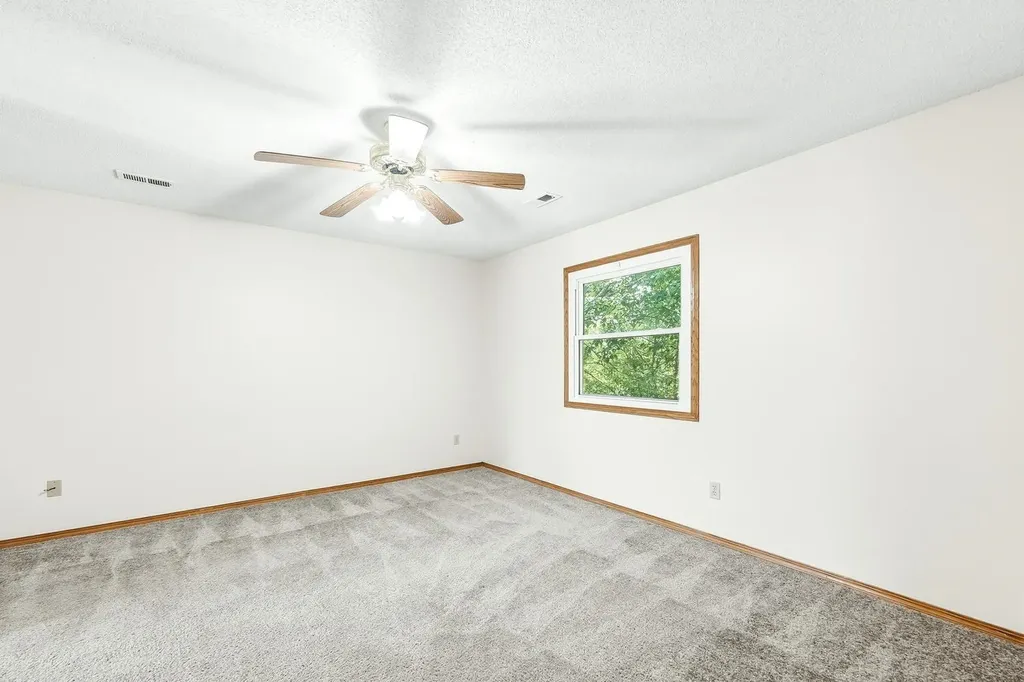 4479 N Edgemoor Court Bel Aire KS 67220