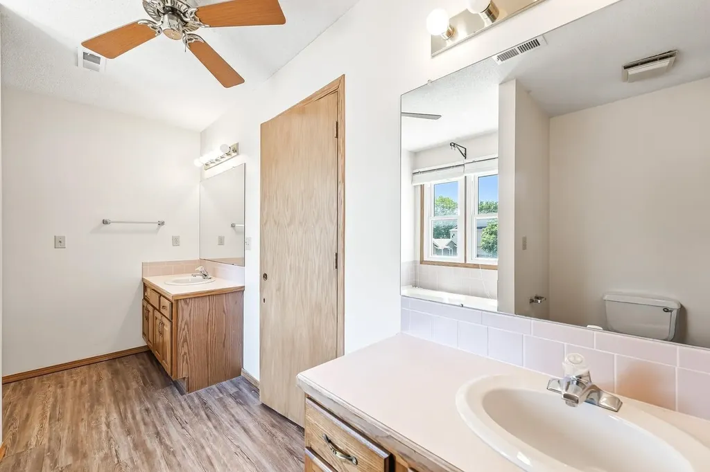 4479 N Edgemoor Court Bel Aire KS 67220