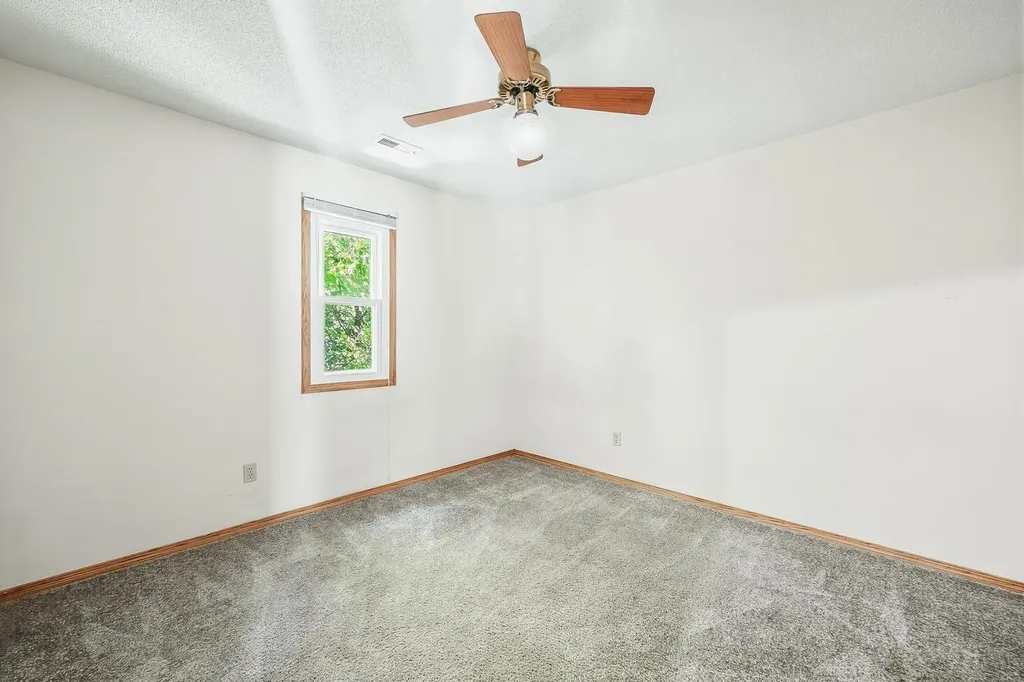 4479 N Edgemoor Court Bel Aire KS 67220