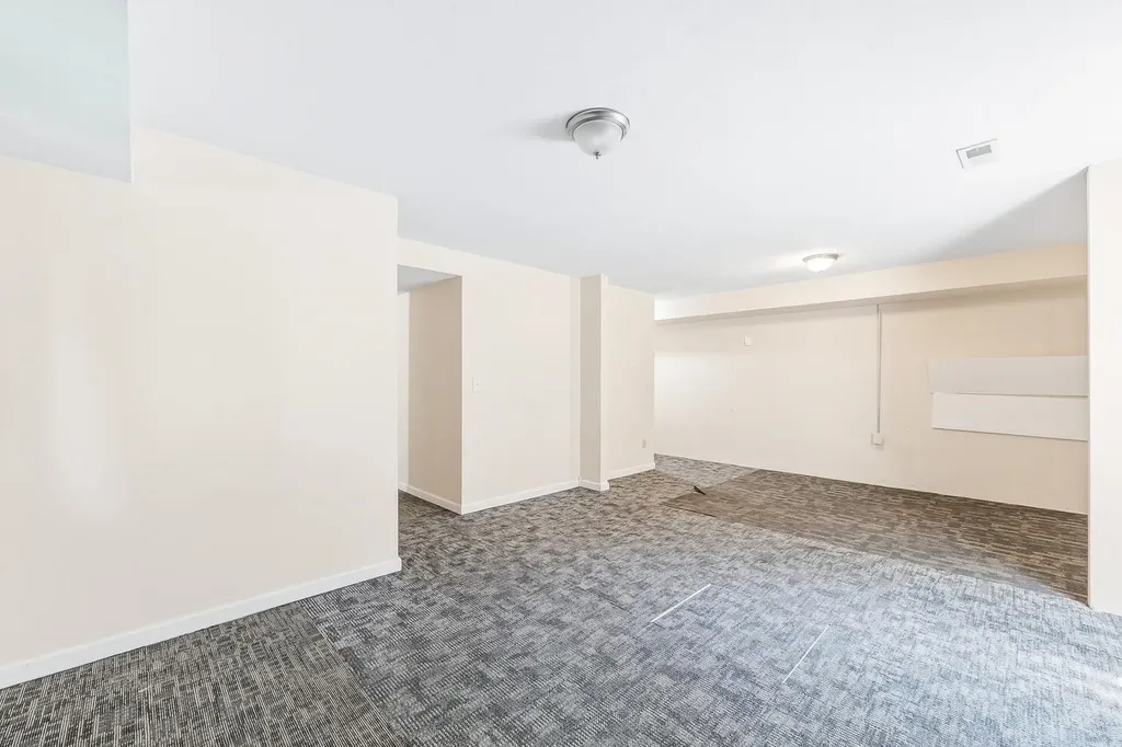 4479 N Edgemoor Court Bel Aire KS 67220