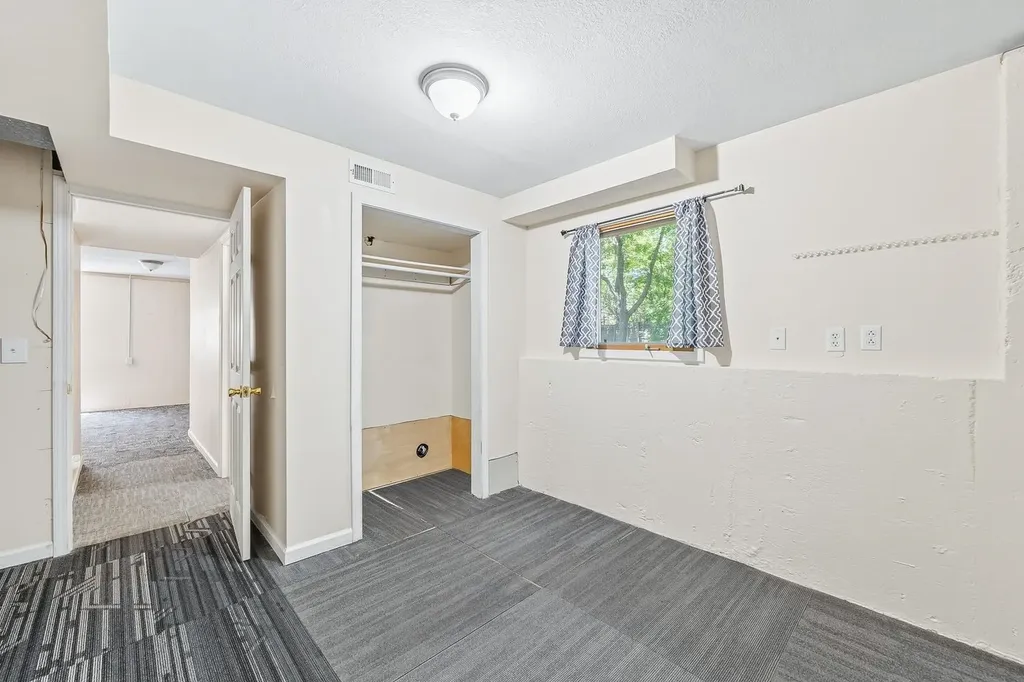 4479 N Edgemoor Court Bel Aire KS 67220