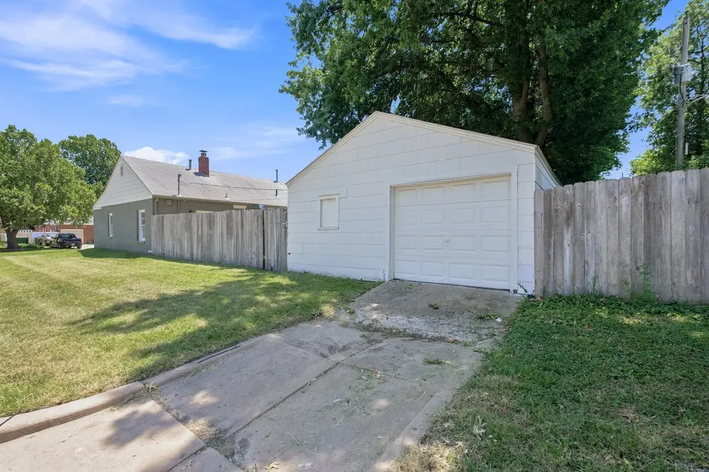 801 S Lightner Wichita KS 67218
