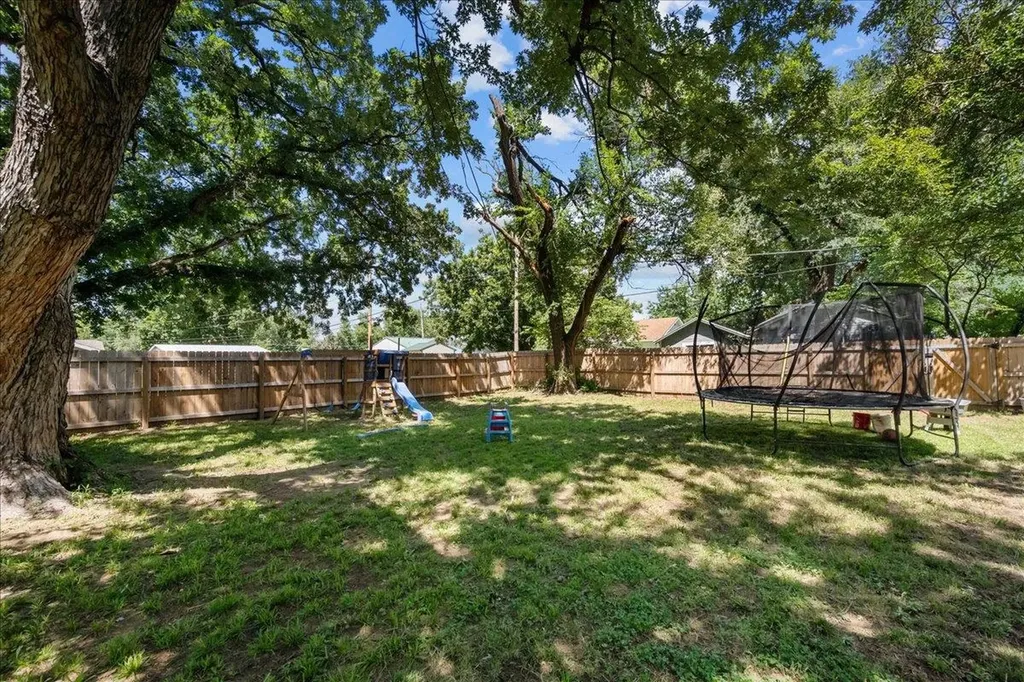 1322 N 4th Street Arkansas City KS 67005