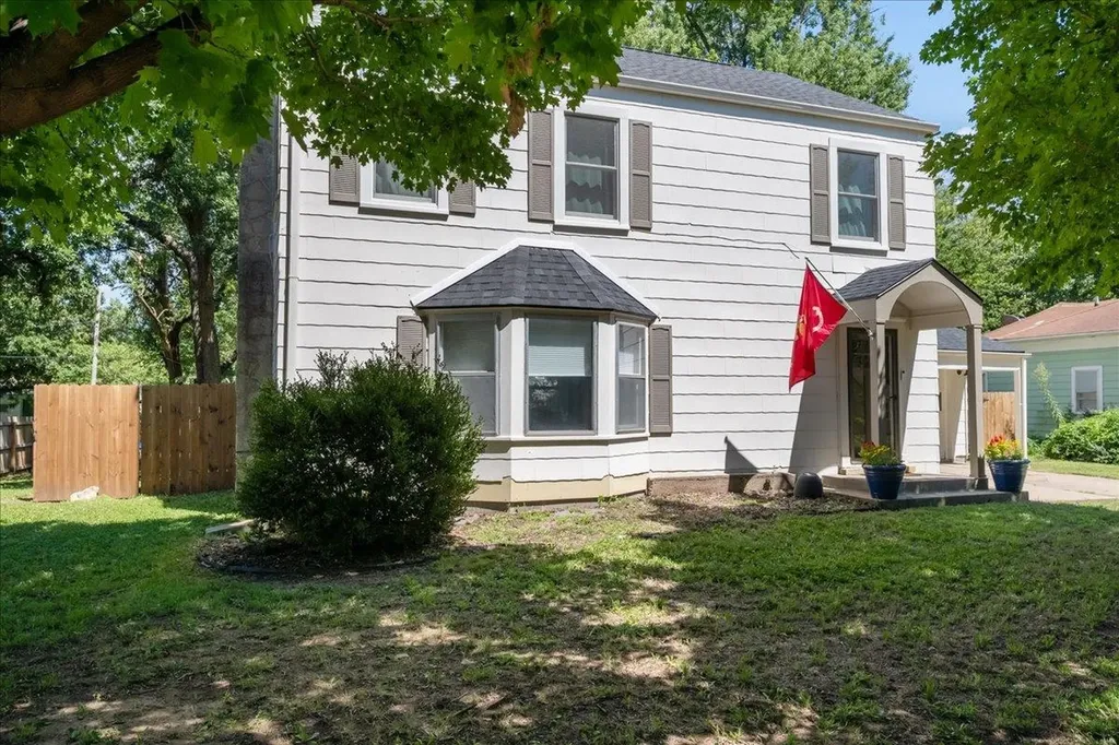 1322 N 4th Street Arkansas City KS 67005