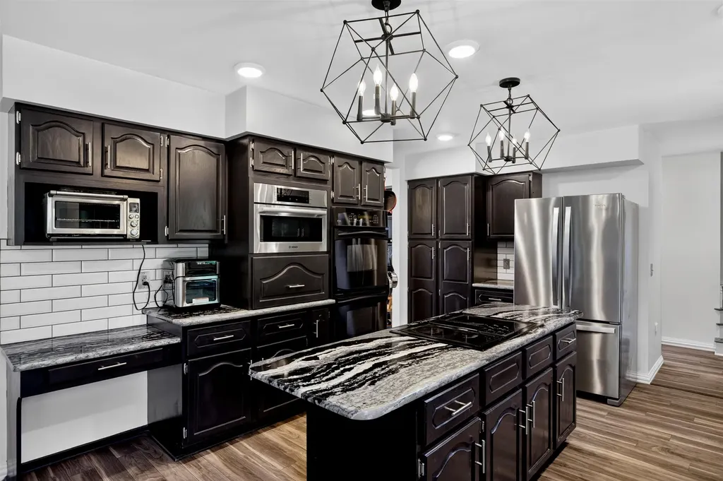 808 NW 4 Avenue Harper KS 67058