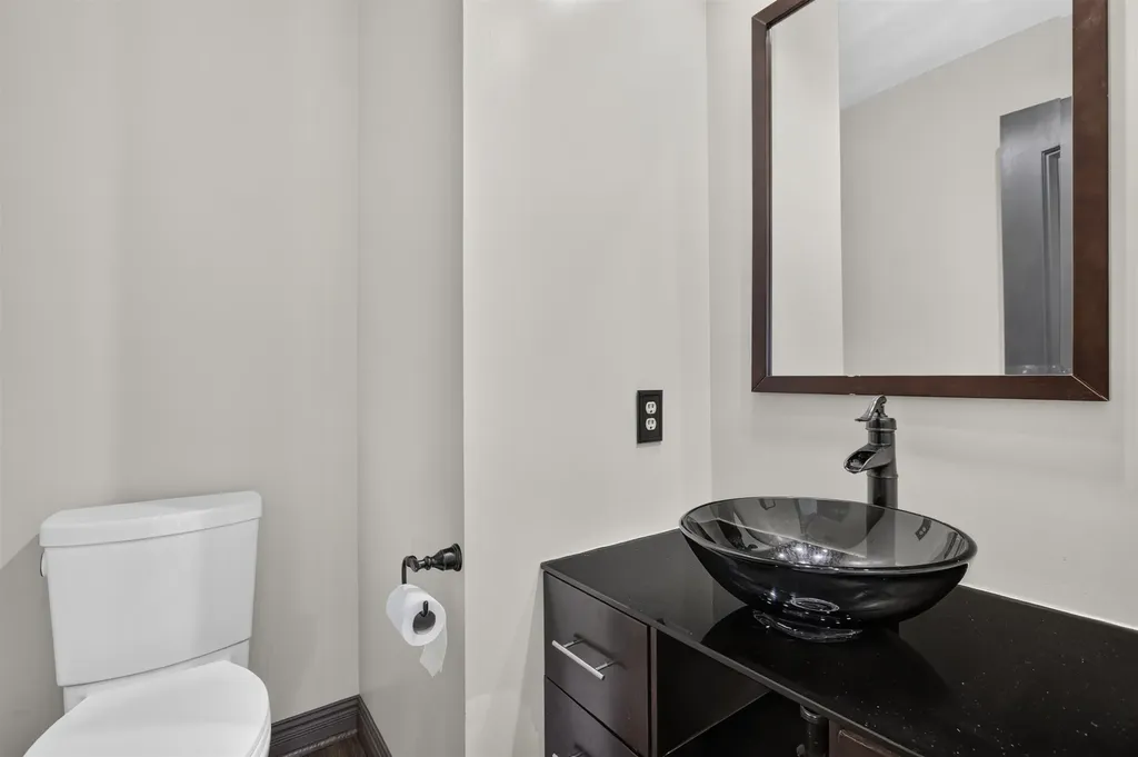 808 NW 4 Avenue Harper KS 67058