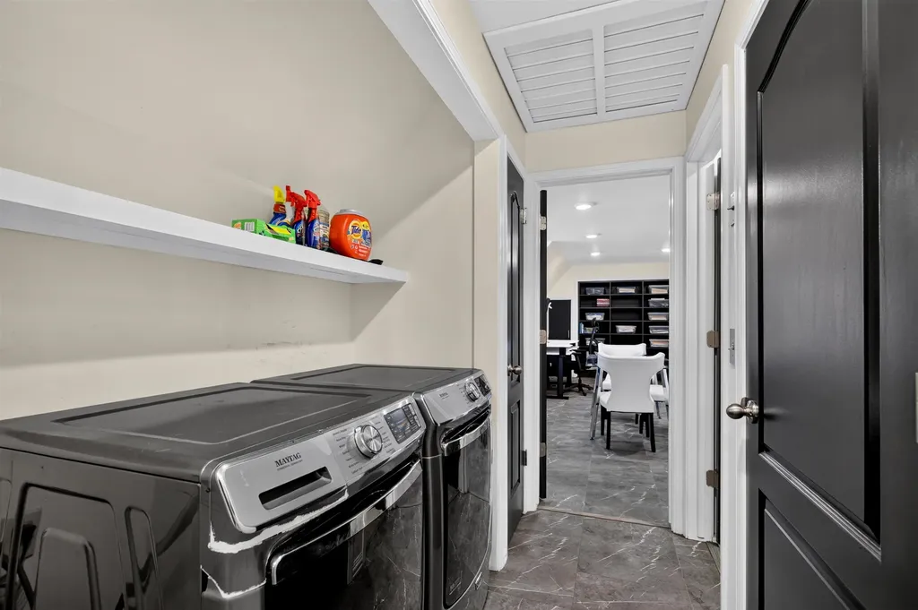 808 NW 4 Avenue Harper KS 67058