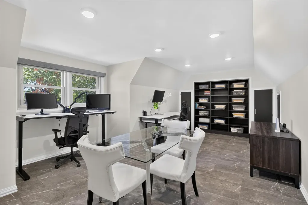 808 NW 4 Avenue Harper KS 67058