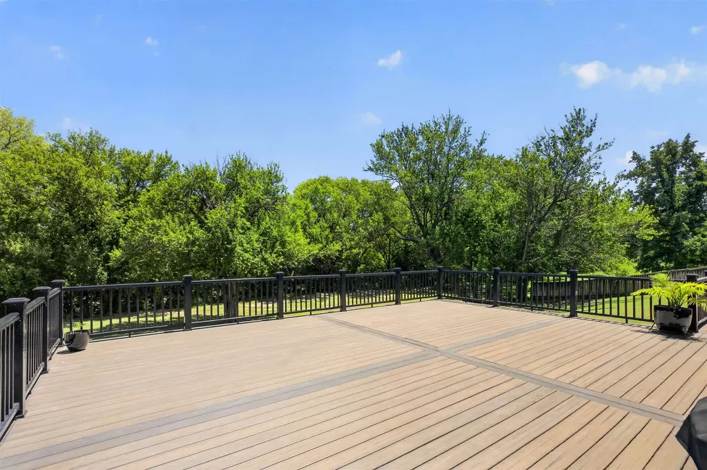 808 NW 4 Avenue Harper KS 67058