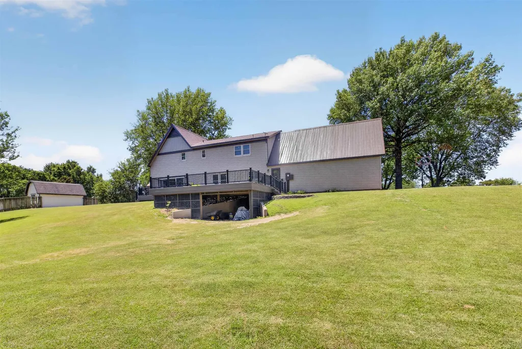 808 NW 4 Avenue Harper KS 67058