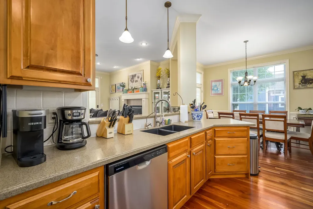 5155 N Saint James Street Bel Aire KS 67226-7636