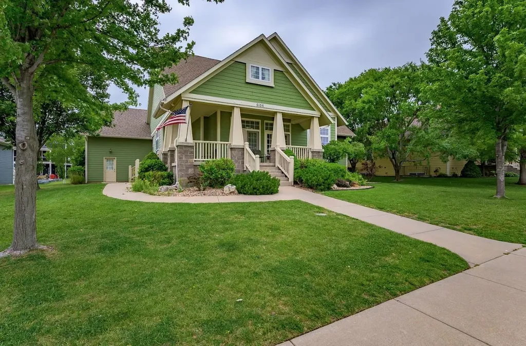 5155 N Saint James Street Bel Aire KS 67226-7636