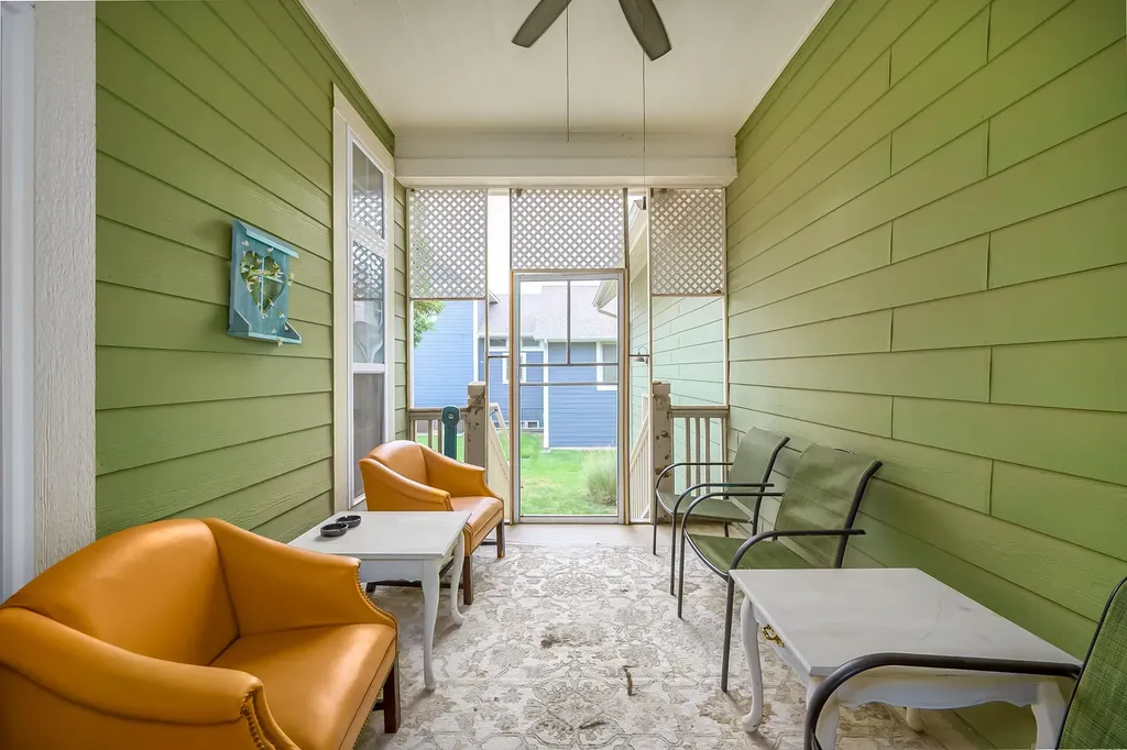 5155 N Saint James Street Bel Aire KS 67226-7636