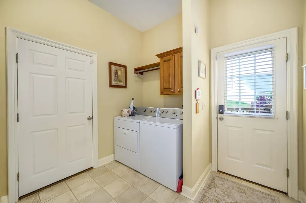 5155 N Saint James Street Bel Aire KS 67226-7636